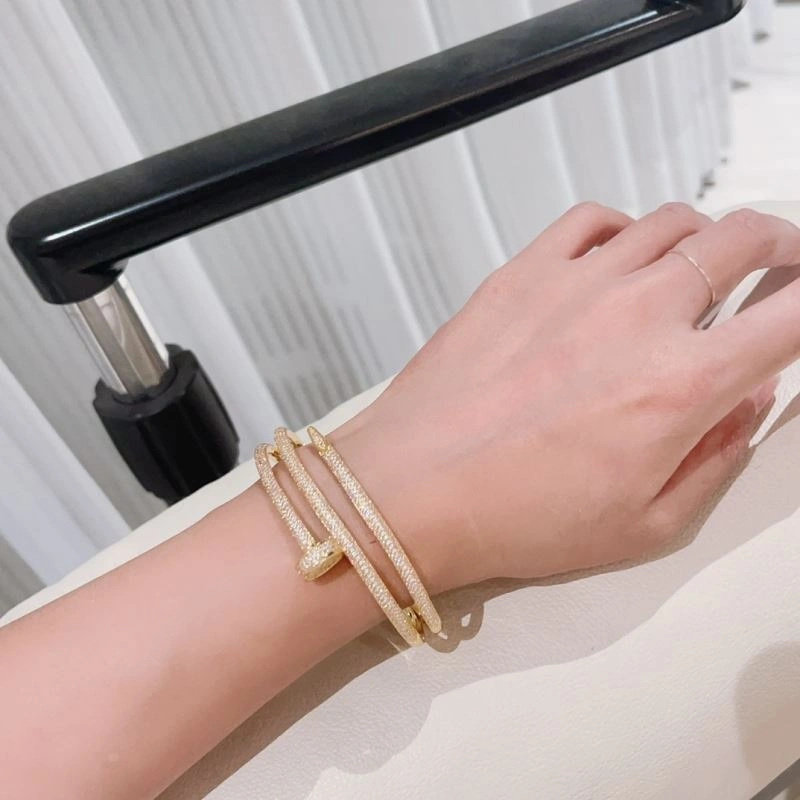 Cartier Bracelets Fashionable 217594