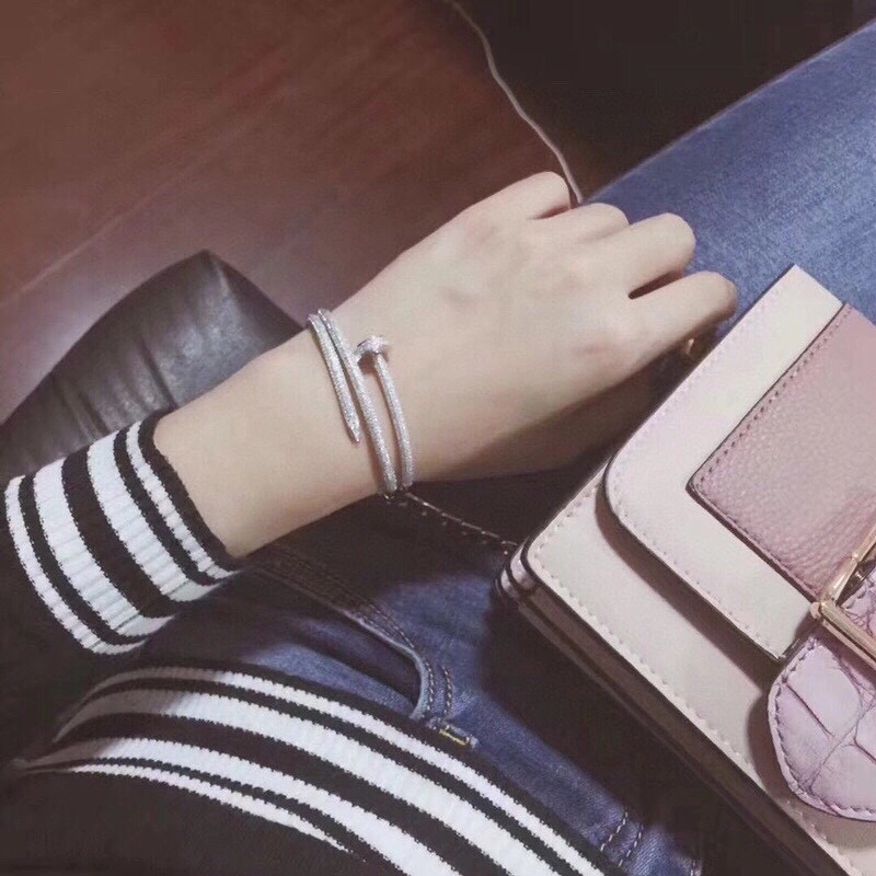 Cartier Bracelets Fashionable 217594