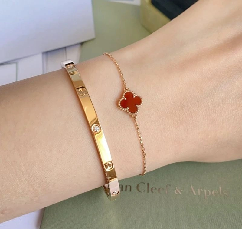 SoftTouch Cartier Bracelets 217516