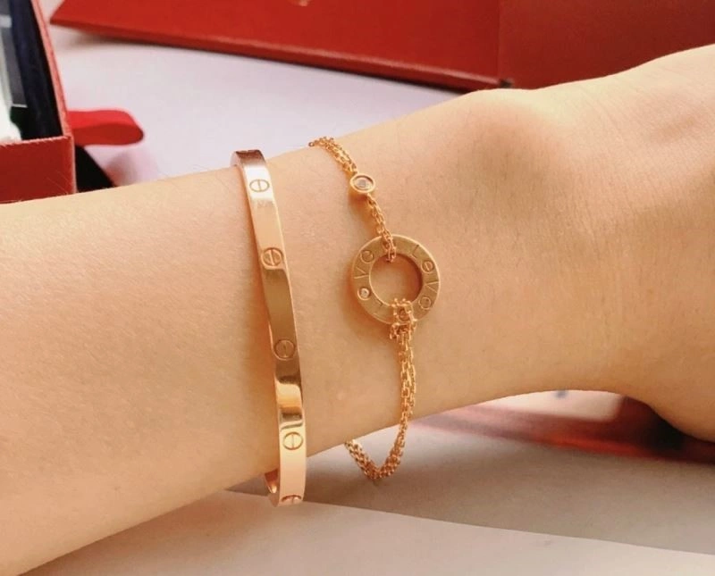 Cartier Bracelets Bold 217437