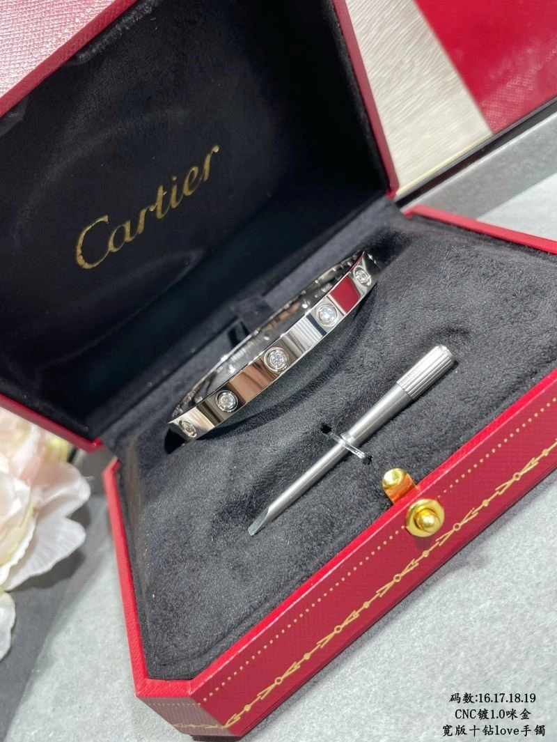 Functional Cartier Bracelets 217362