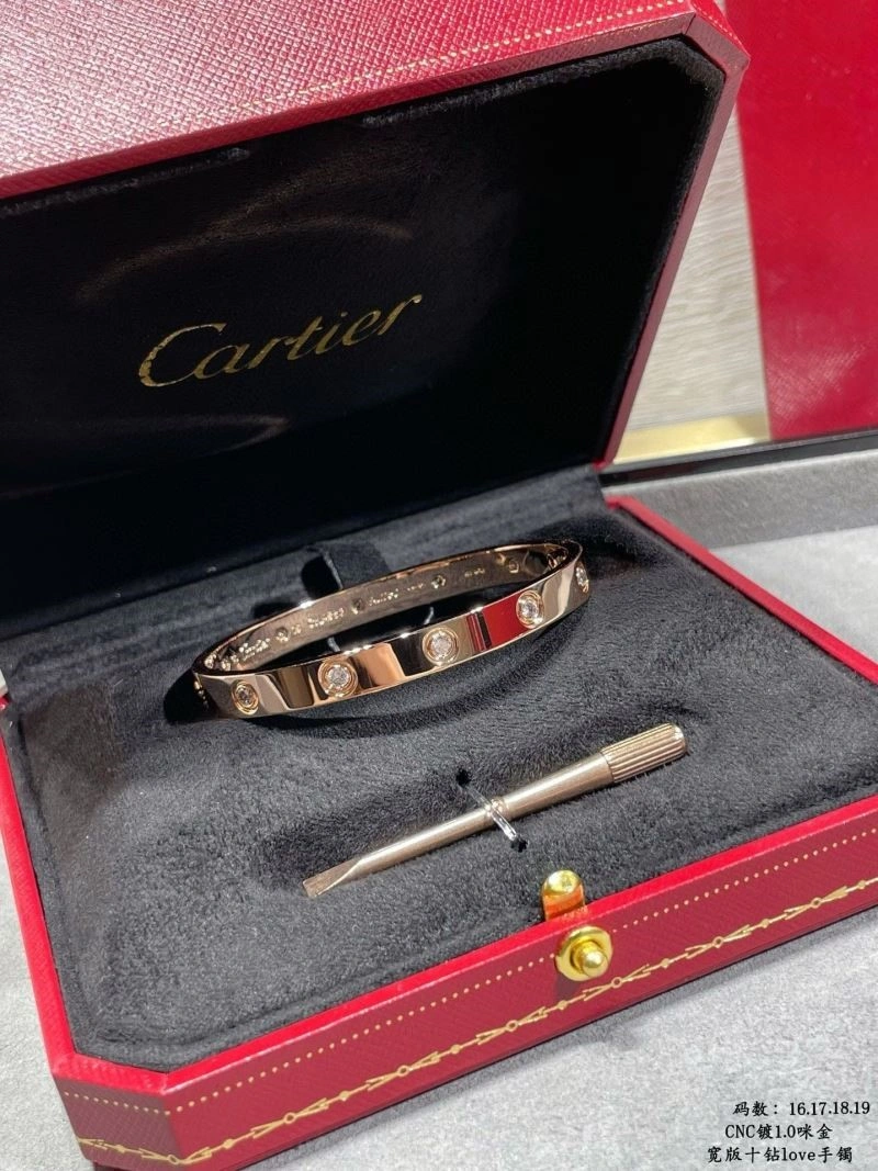 Functional Cartier Bracelets 217362