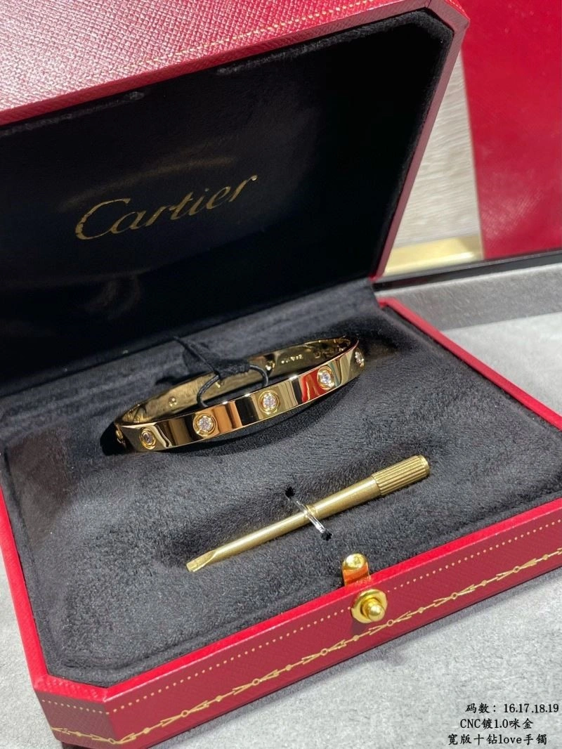 Functional Cartier Bracelets 217362