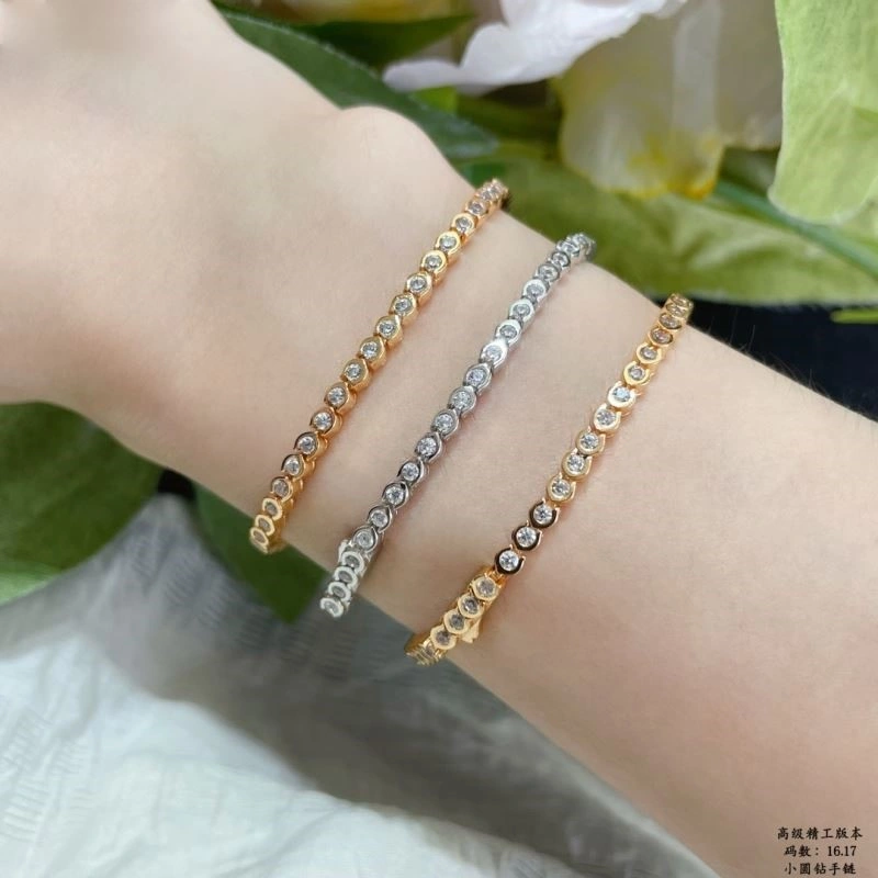 Cartier Bracelets Chic 217341