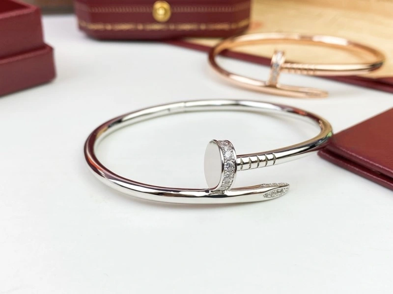Compact Cartier Bracelets 217004