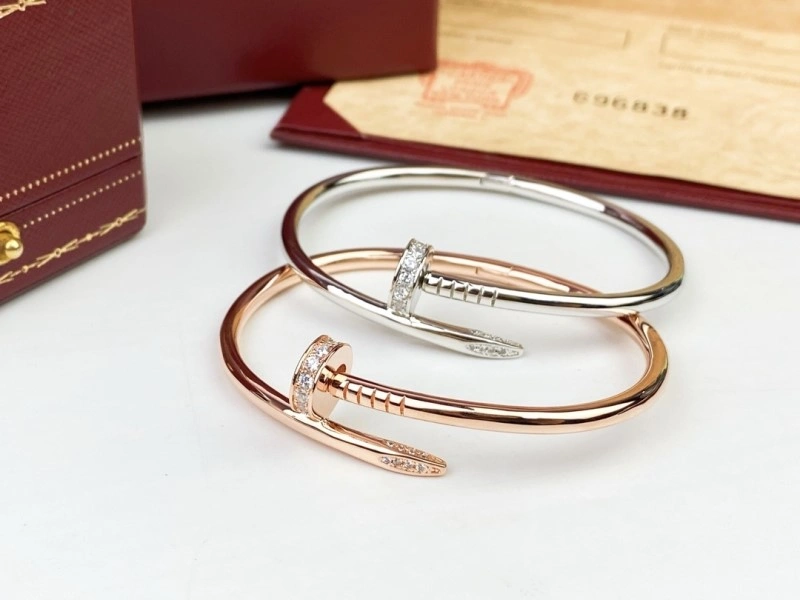 Compact Cartier Bracelets 217004