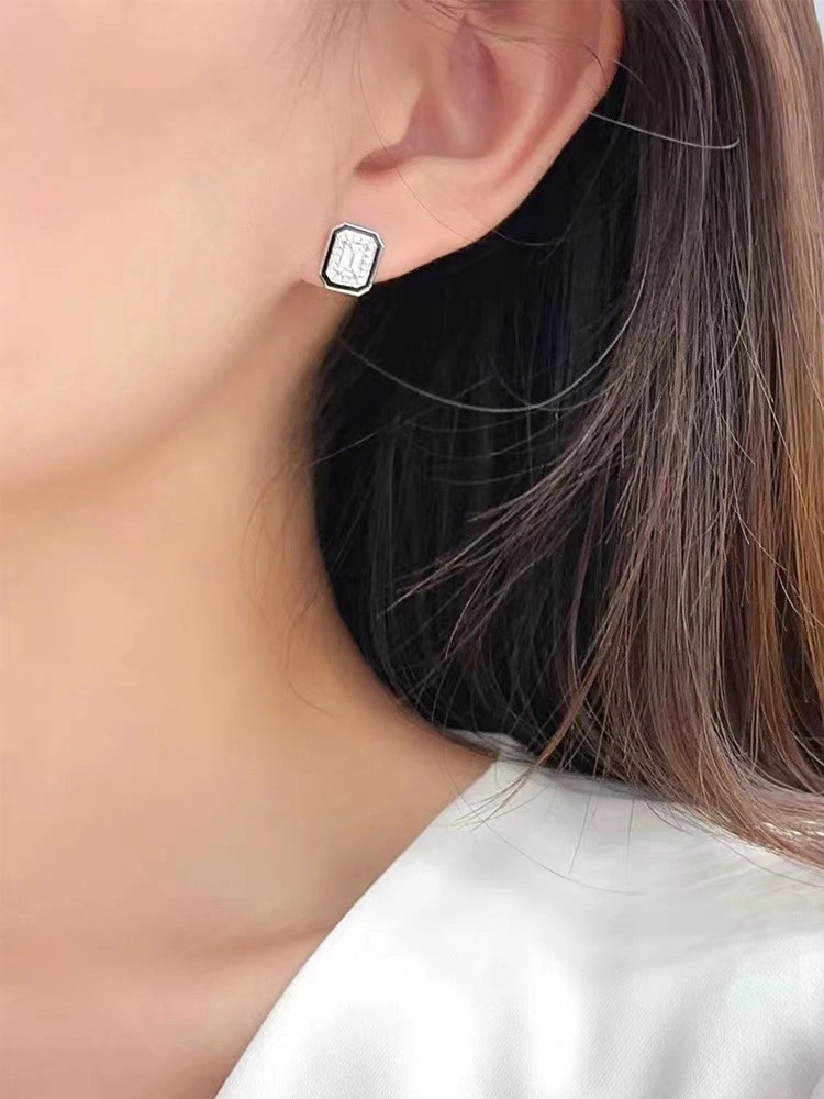 Cartier Earrings Packable 217733