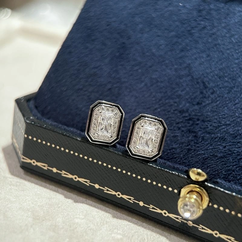 Cartier Earrings Packable 217733