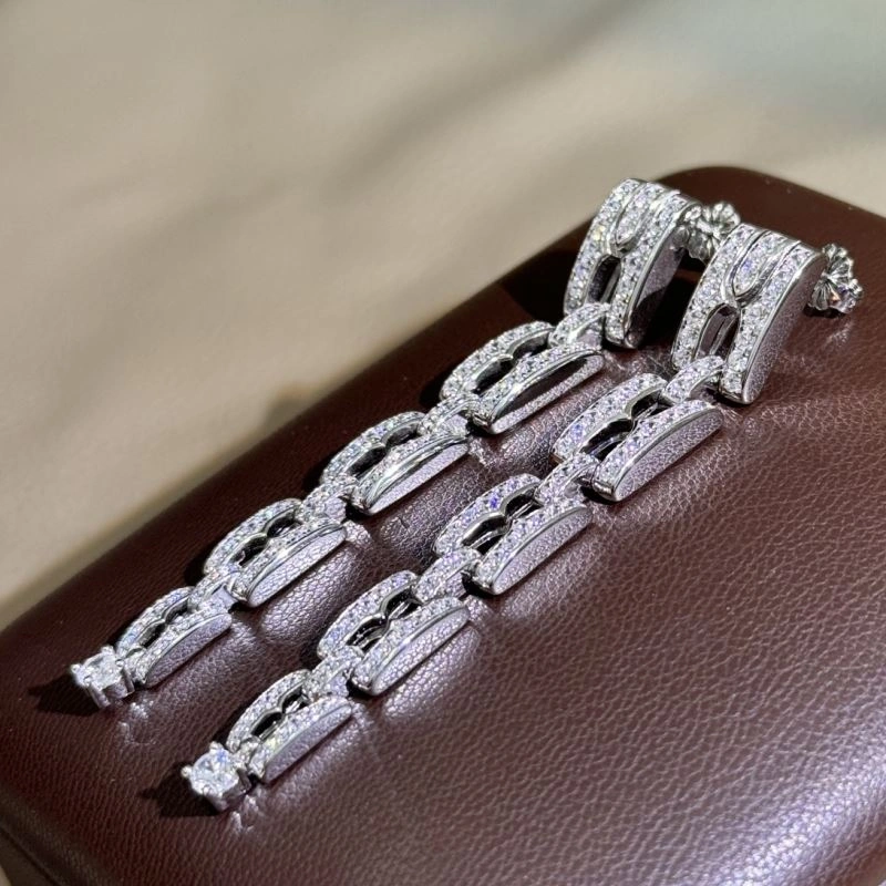Cartier Earrings Sleek 217681