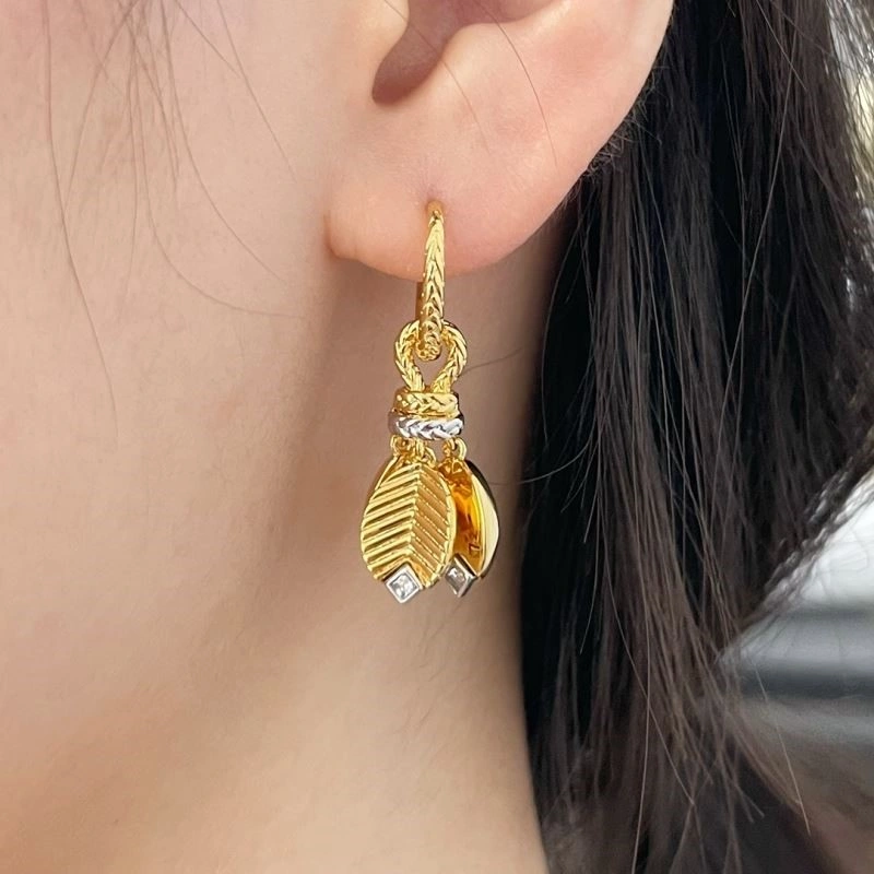 Cartier Earrings Sleek 217316