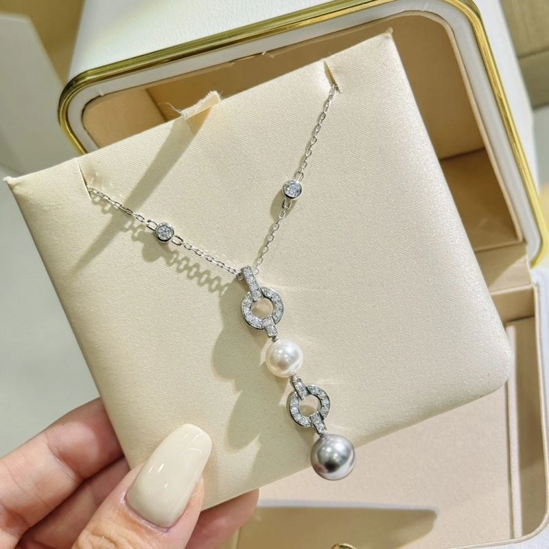 UrbanChic Cartier Necklaces 217640