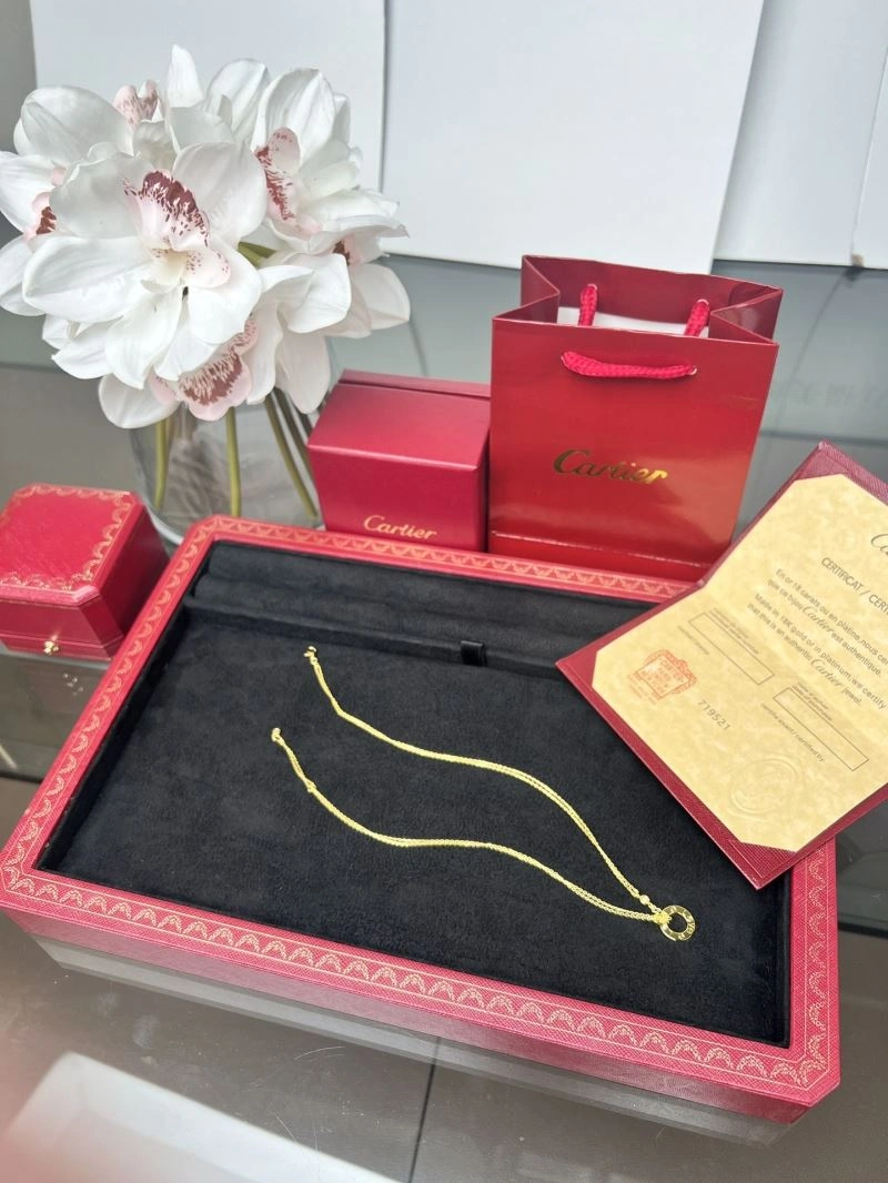 Neat Cartier Necklaces 217637