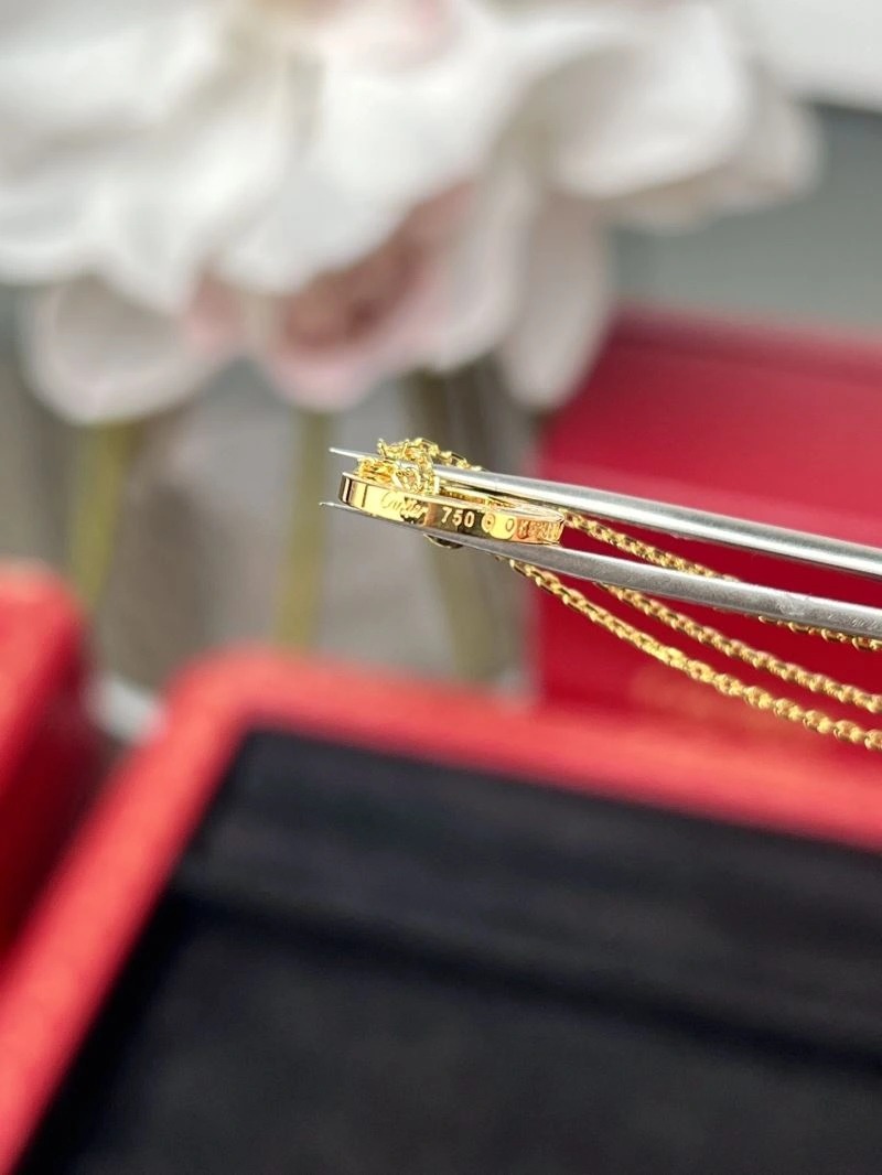 Neat Cartier Necklaces 217637