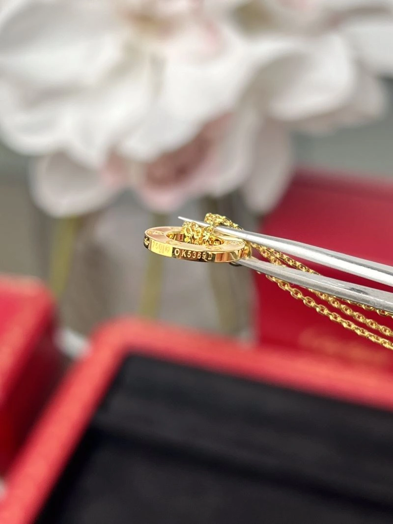 Neat Cartier Necklaces 217637