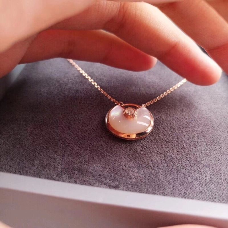 Effortless Cartier Necklaces 216969
