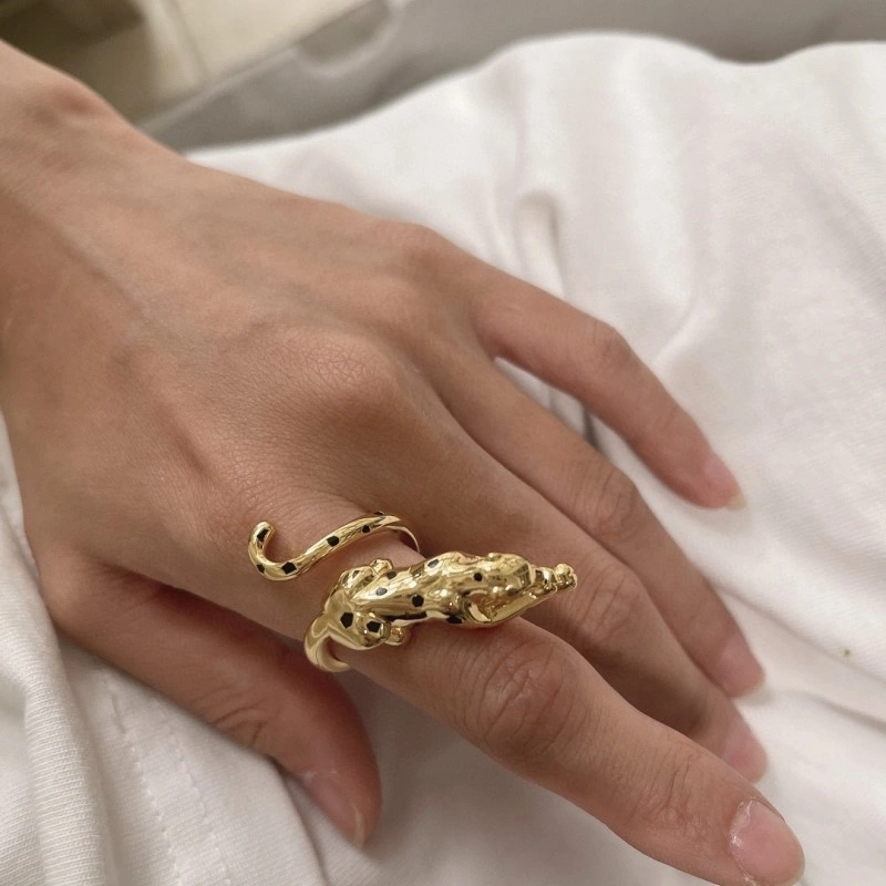 Sporty Cartier Rings 217056