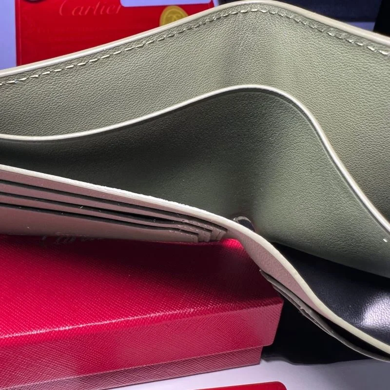 Sleek Cartier Wallets Purse 38619