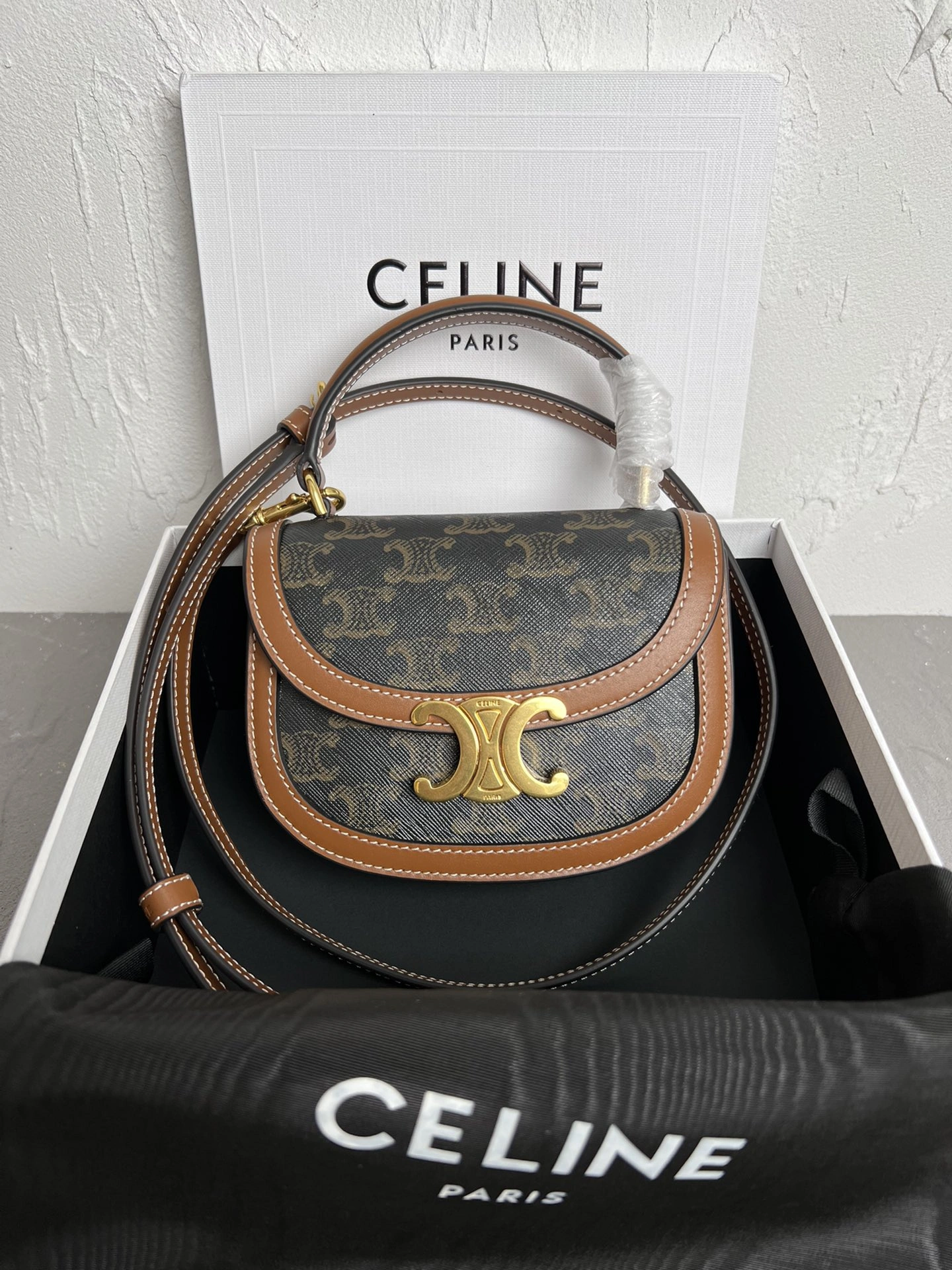 Resilient Celine Besace Bags 78518
