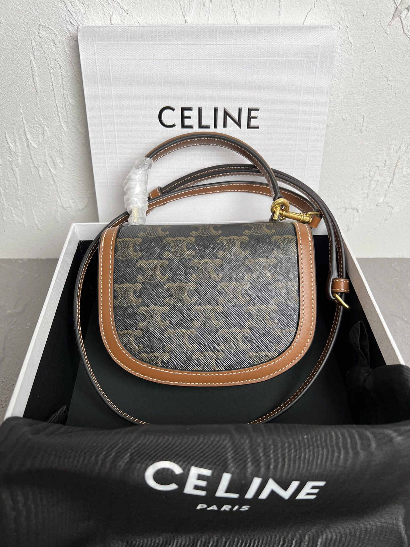 Resilient Celine Besace Bags 78518
