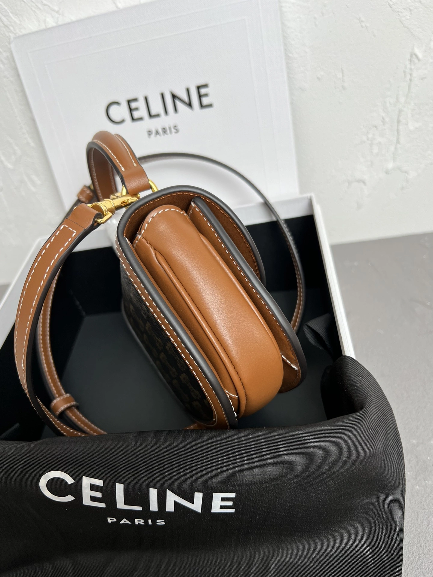 Resilient Celine Besace Bags 78518