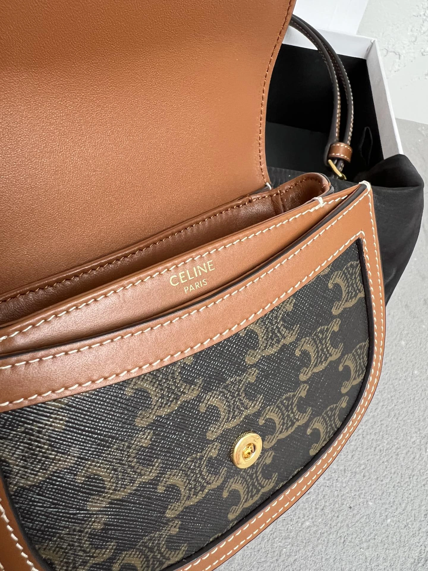 Resilient Celine Besace Bags 78518