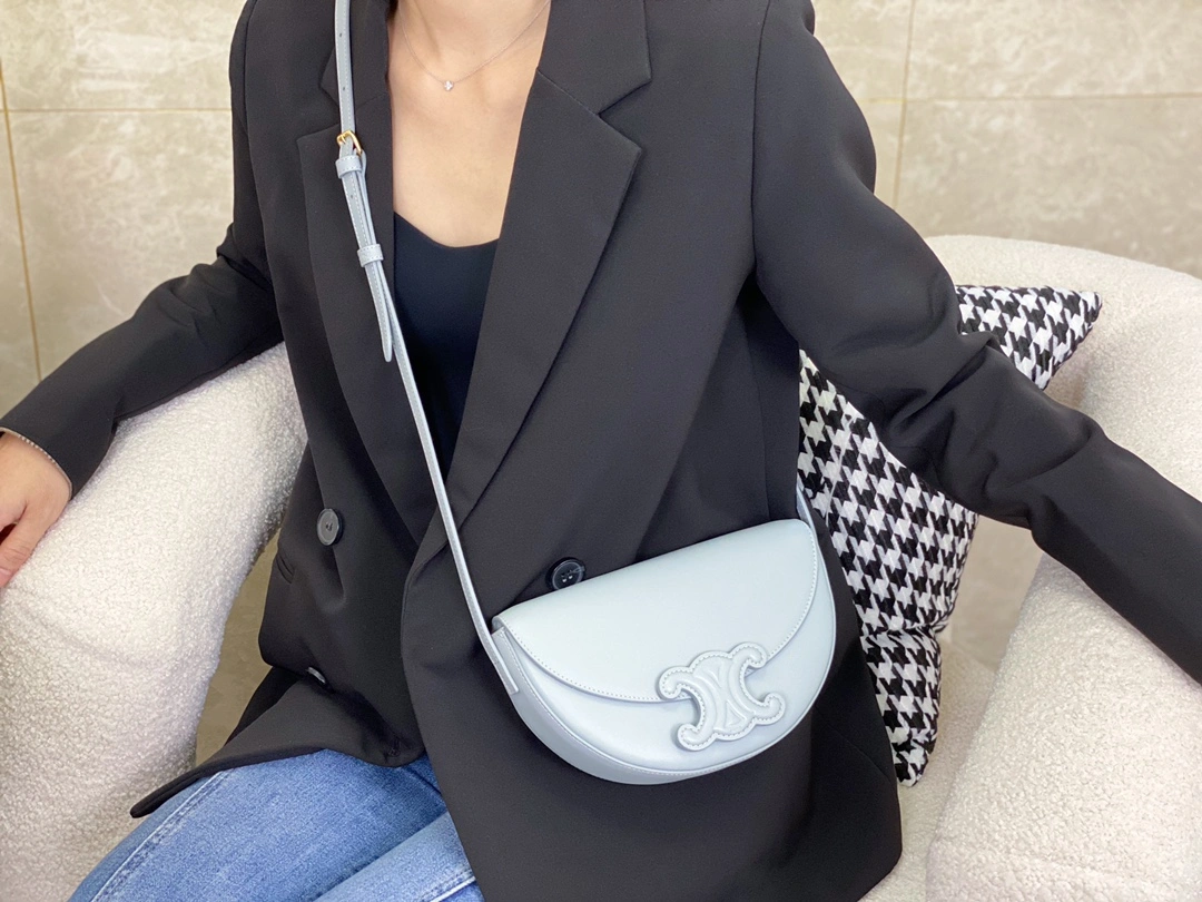 Bold Celine Besace Bags 94746