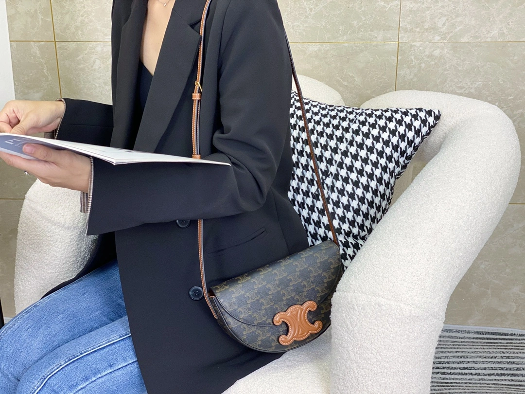 Celine Besace Bags Lightweight 94674