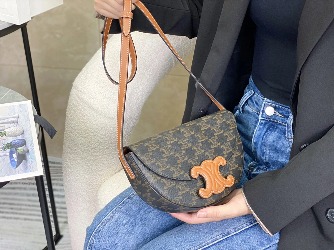 Celine Besace Bags Lightweight 94674