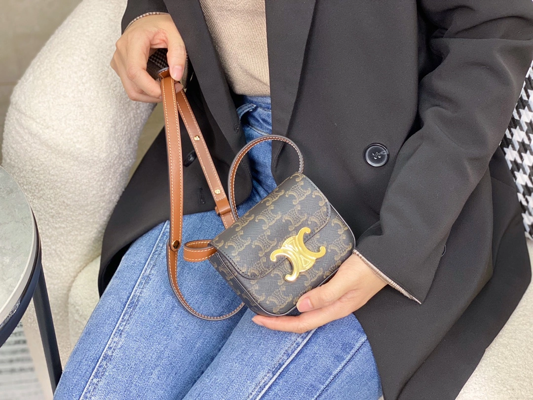 Comfortable Celine Besace Bags 94664
