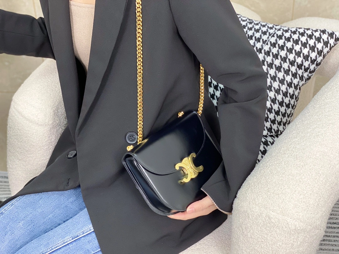 Stylish Celine Besace Bags 94686
