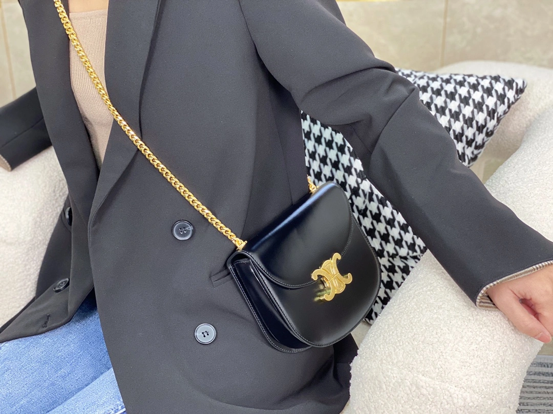 Stylish Celine Besace Bags 94686