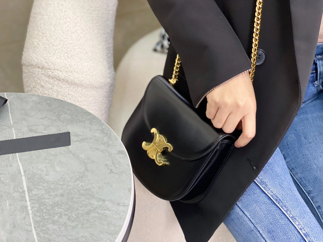 Stylish Celine Besace Bags 94686