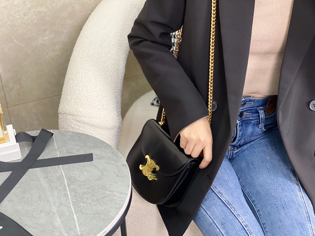 Stylish Celine Besace Bags 94686