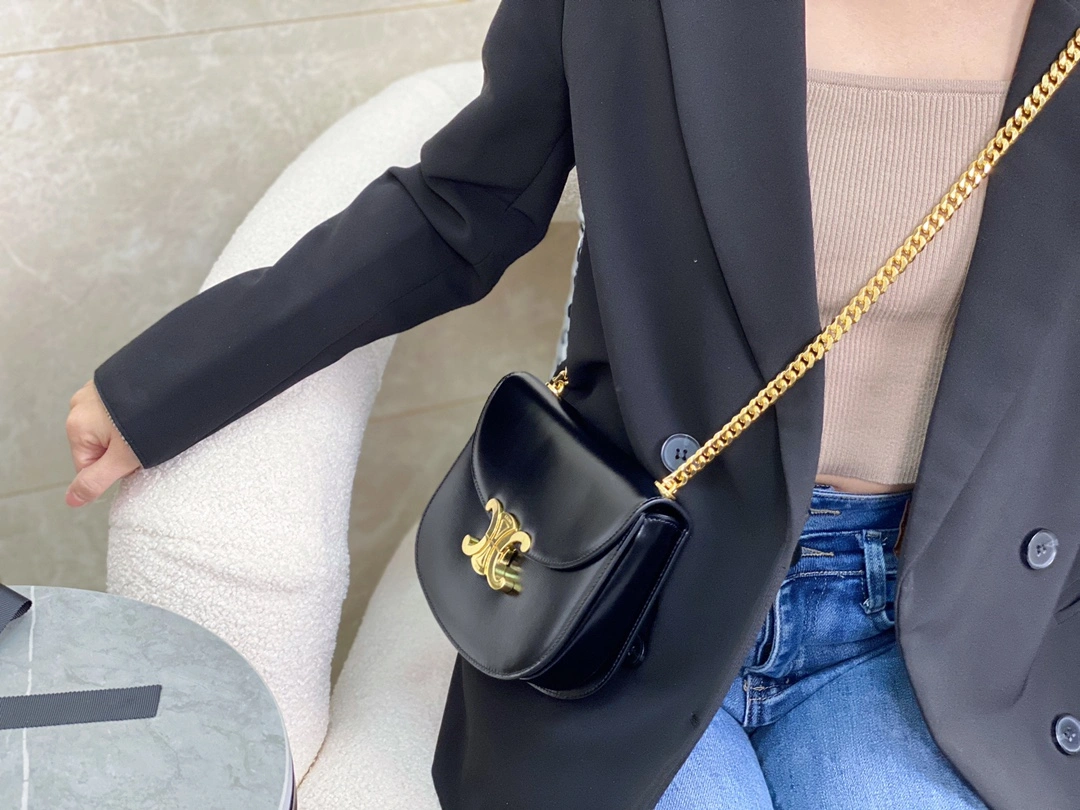 Stylish Celine Besace Bags 94686