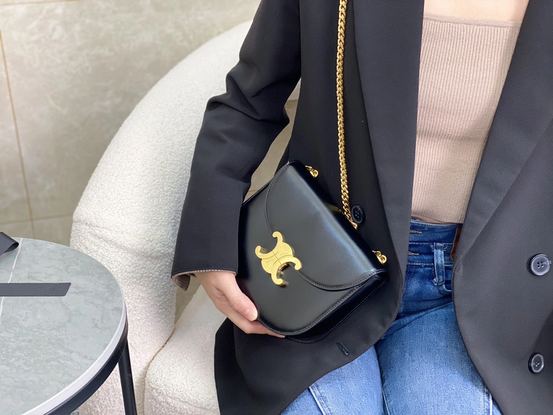 Stylish Celine Besace Bags 94686
