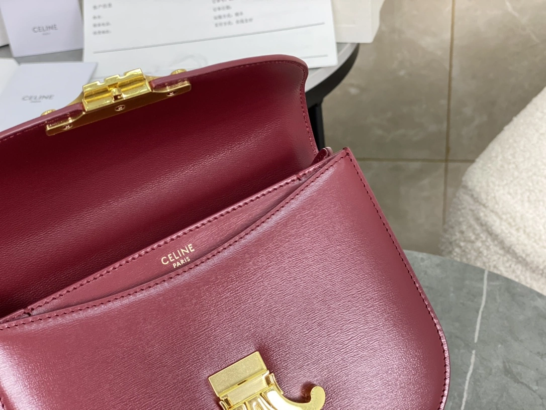 Effortless Celine Besace Bags 94653