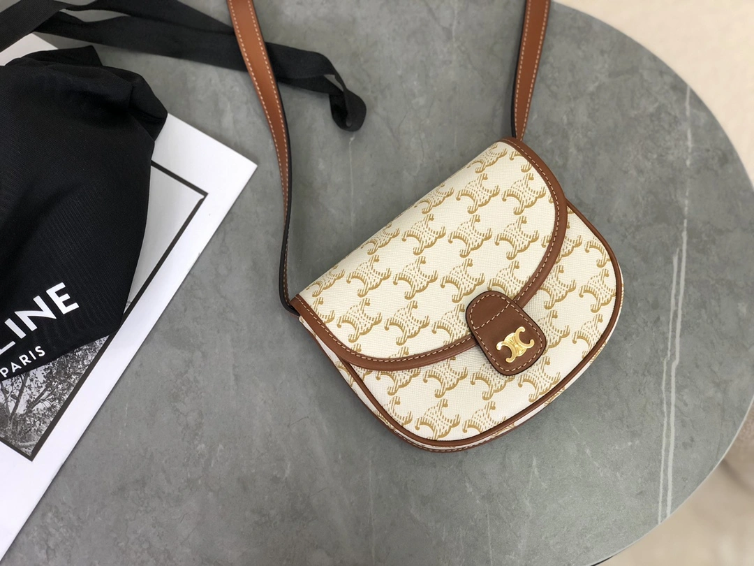 Youthful Celine Besace Bags 94641