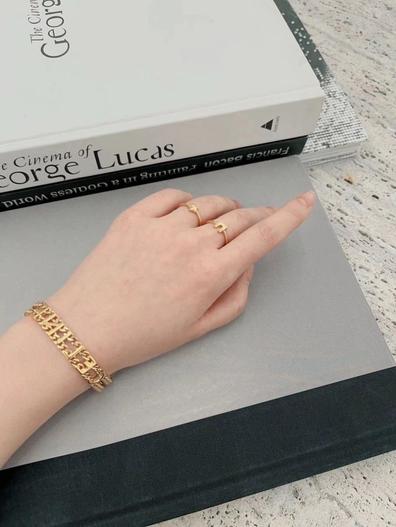 RelaxedFit Celine Bracelets 218298