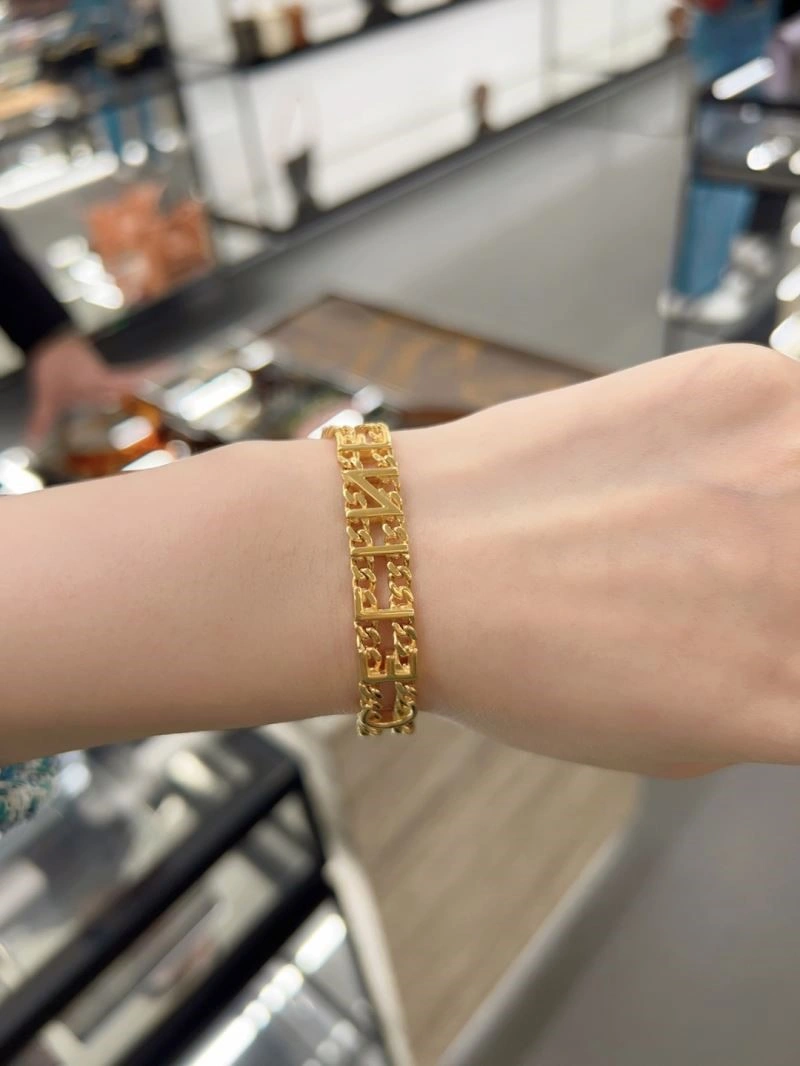 RelaxedFit Celine Bracelets 218298