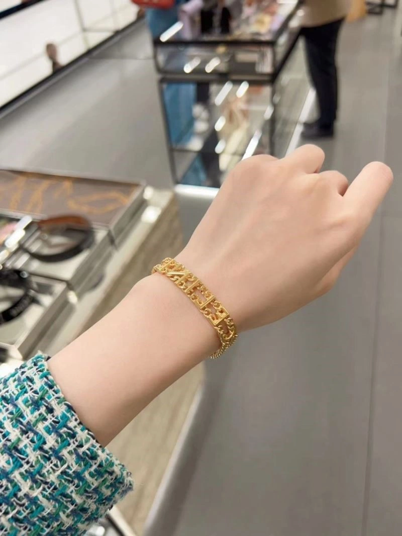 RelaxedFit Celine Bracelets 218298