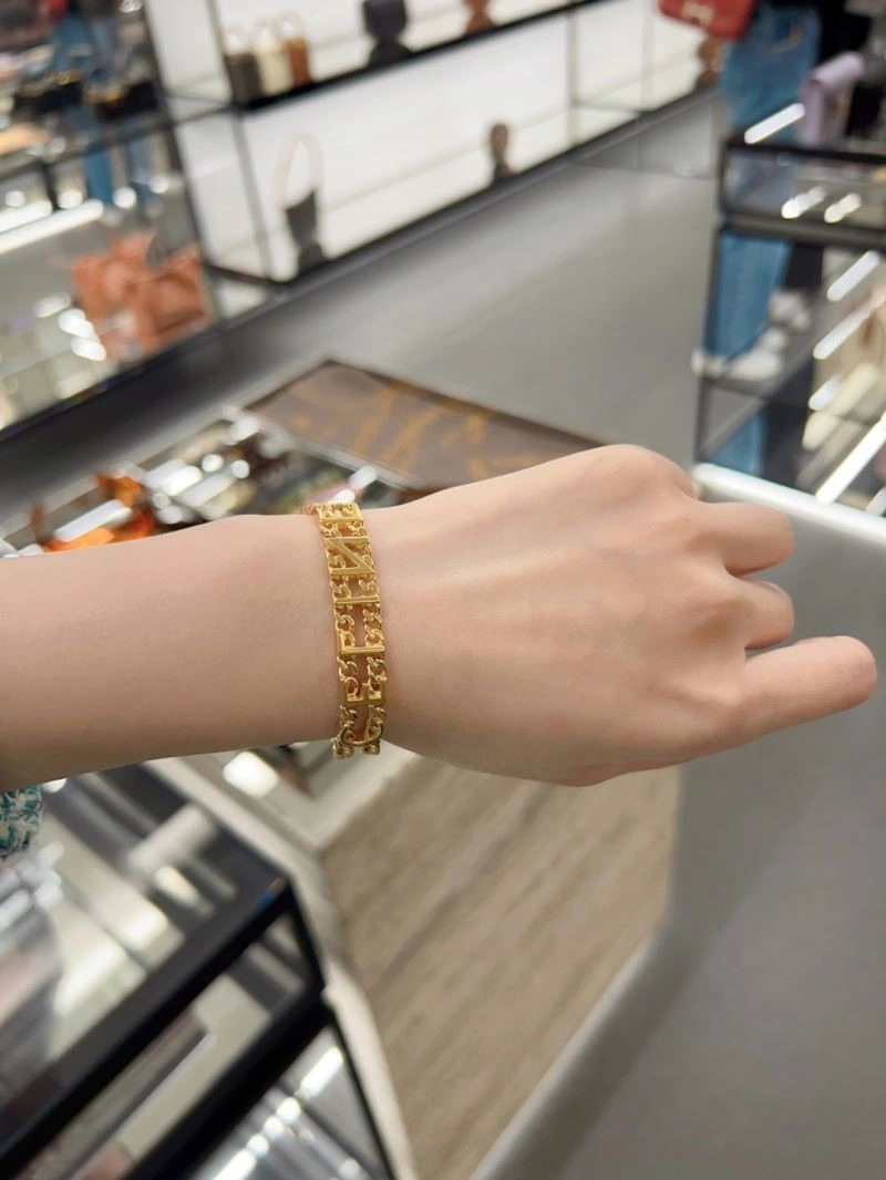 RelaxedFit Celine Bracelets 218298