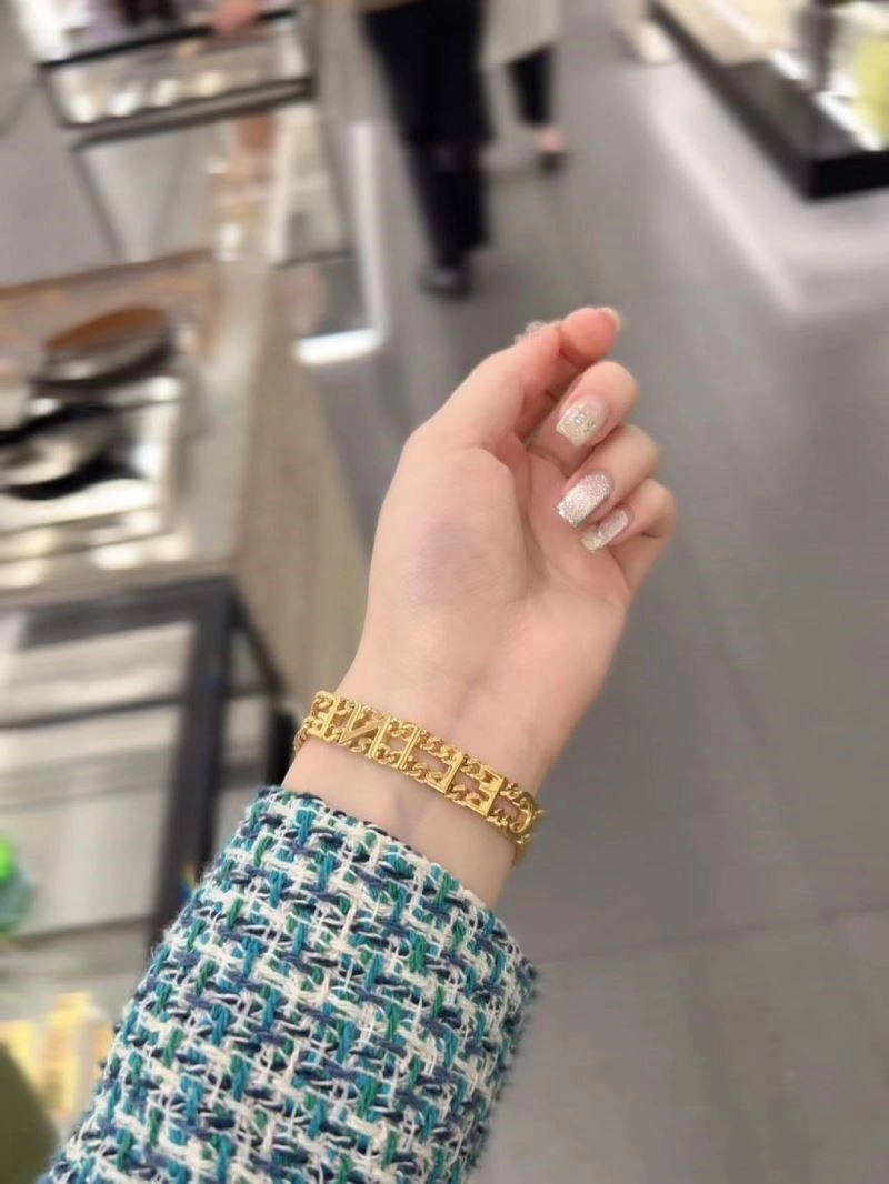 RelaxedFit Celine Bracelets 218298