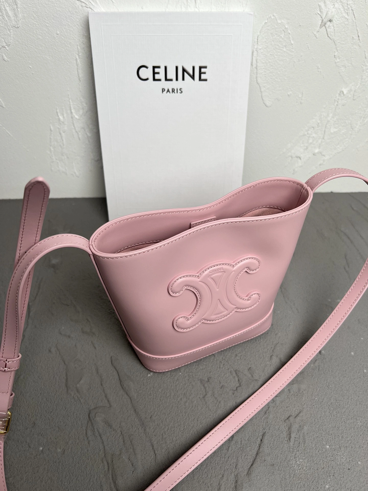 Versatile Celine Bucket Bags 78528