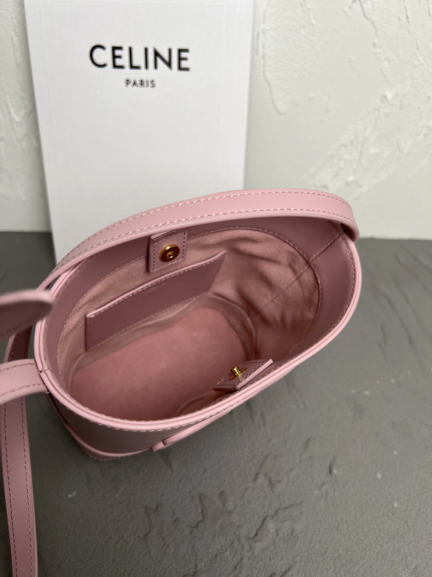 Versatile Celine Bucket Bags 78528