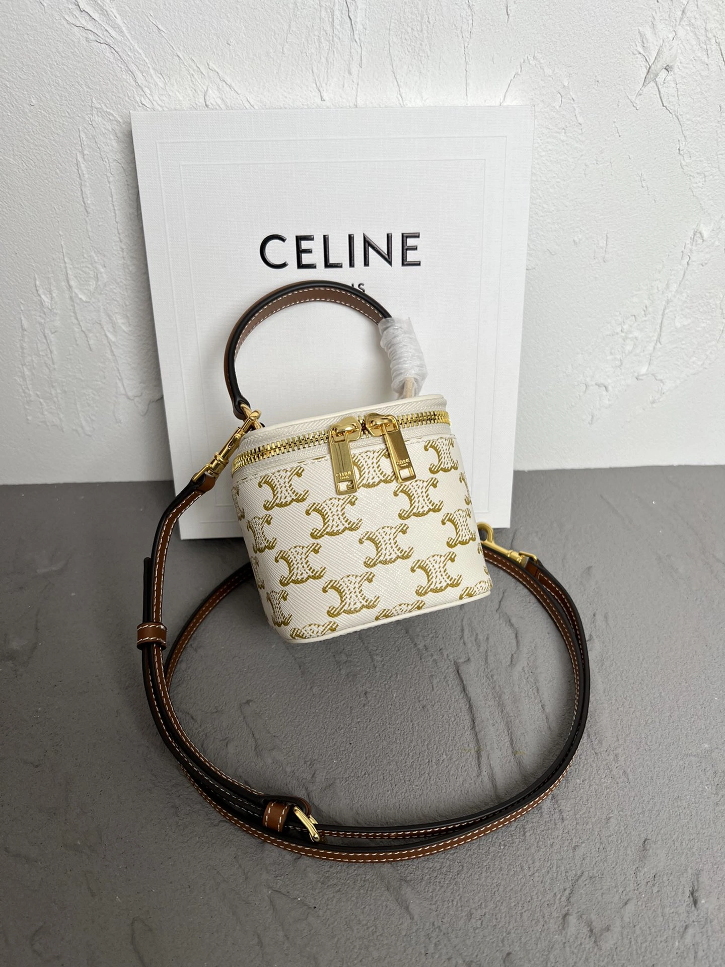Celine Bucket Bags Reliable 78512