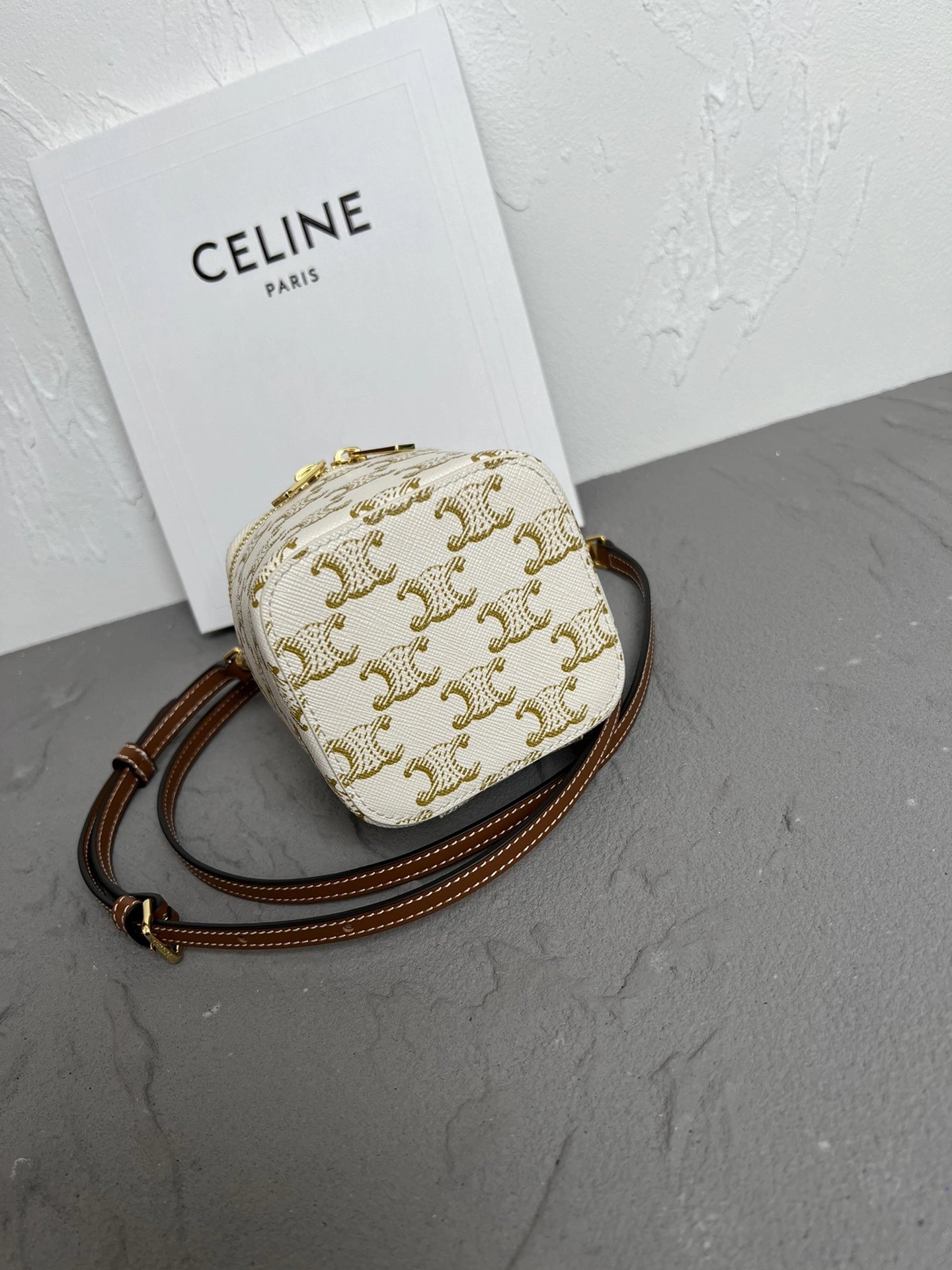 Celine Bucket Bags Reliable 78512