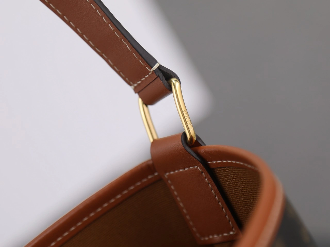 Tailored Celine Bucket Bags 78526