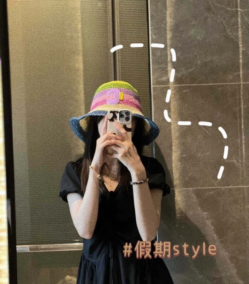 Celine Caps Bold 260397