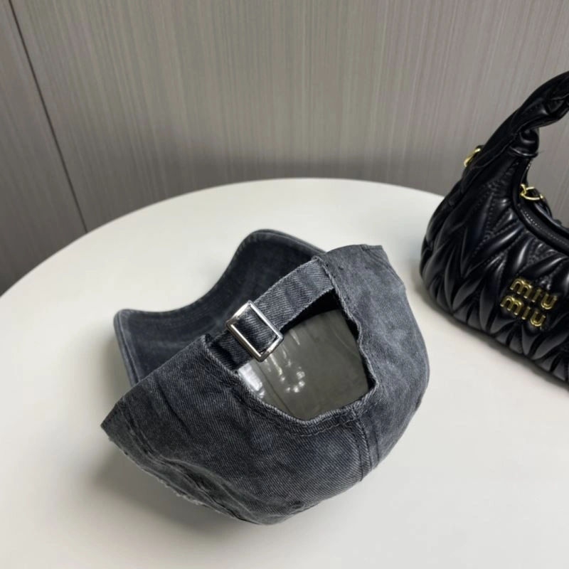 Celine Caps Breathable 260350