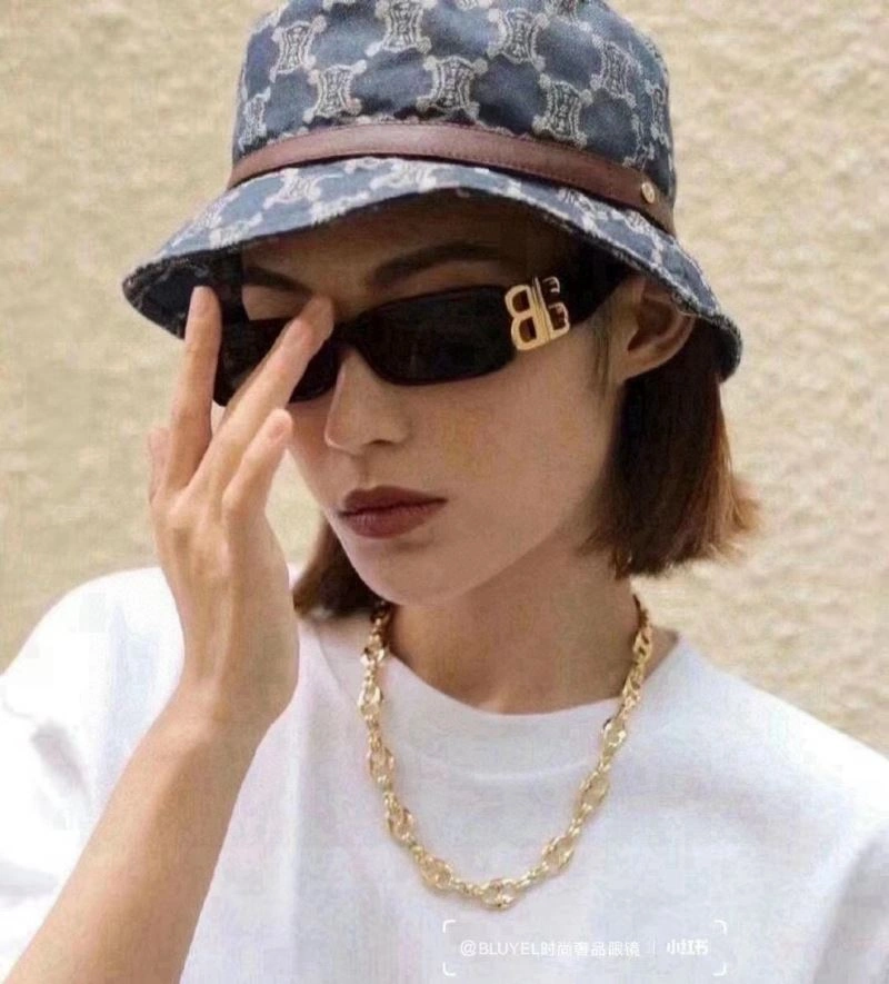 Chic Celine Caps 262512